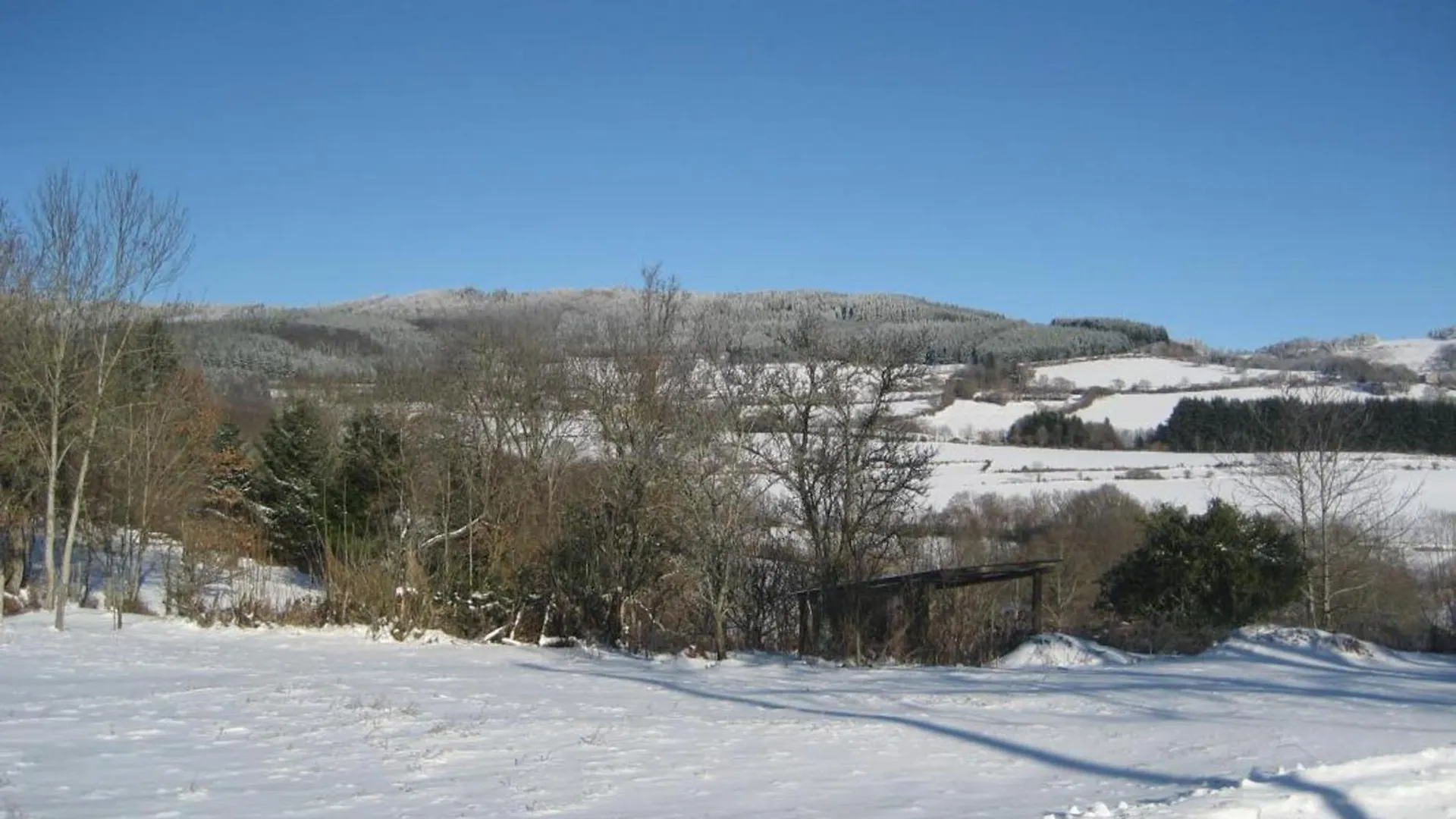 Gite De Charme En Rhone-Alpes : Terrasse, Cheminee, Jardin, Ideal Famille, Accessible Pmr - Fr-1-496-93 Saint-Priest-la-Prugne フランス