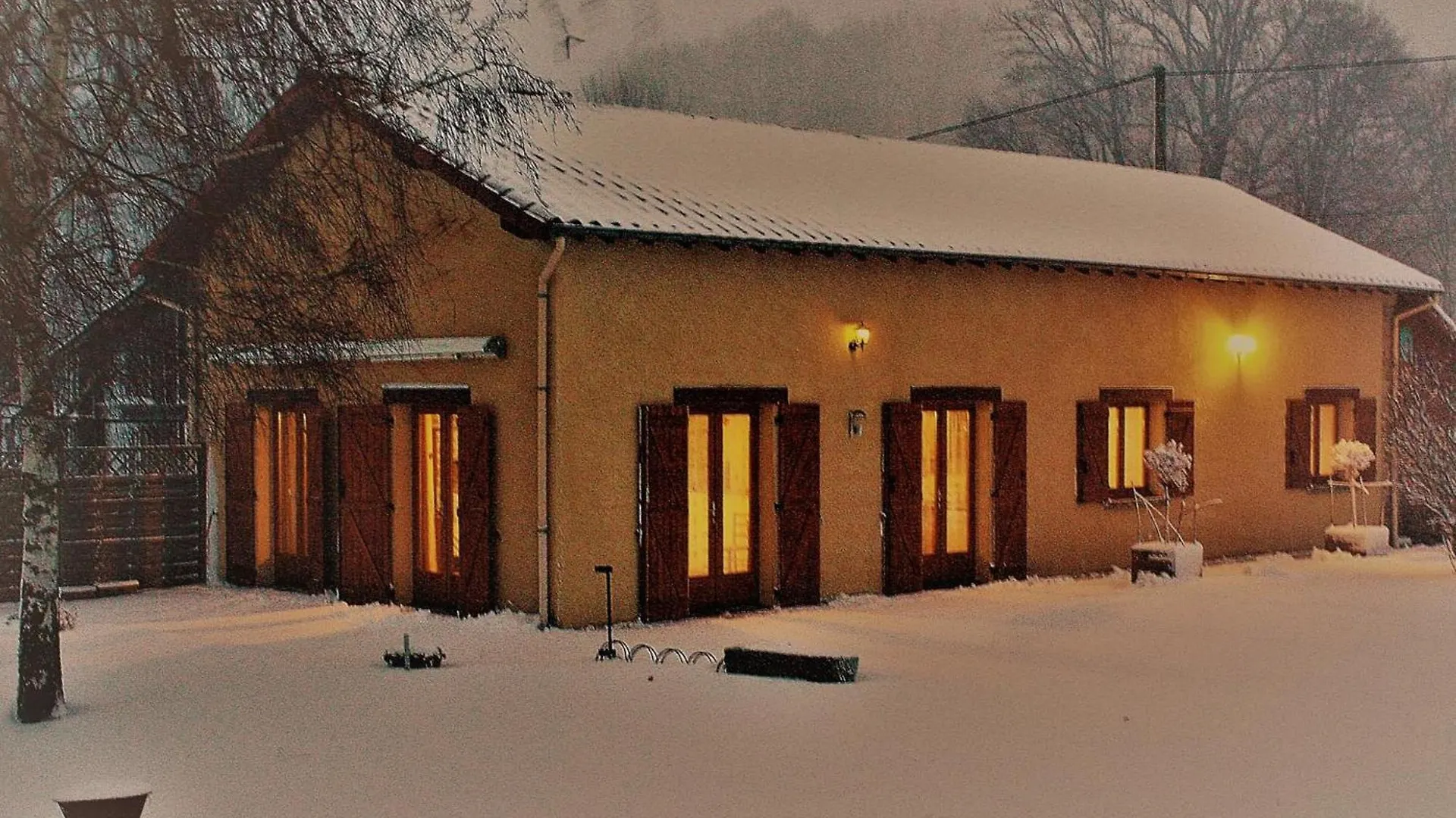 別荘 Gite De Charme En Rhone-Alpes : Terrasse, Cheminee, Jardin, Ideal Famille, Accessible Pmr - Fr-1-496-93 Saint-Priest-la-Prugne フランス